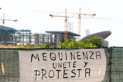 Los vecinos de Mequinenza, hartos de promesas.